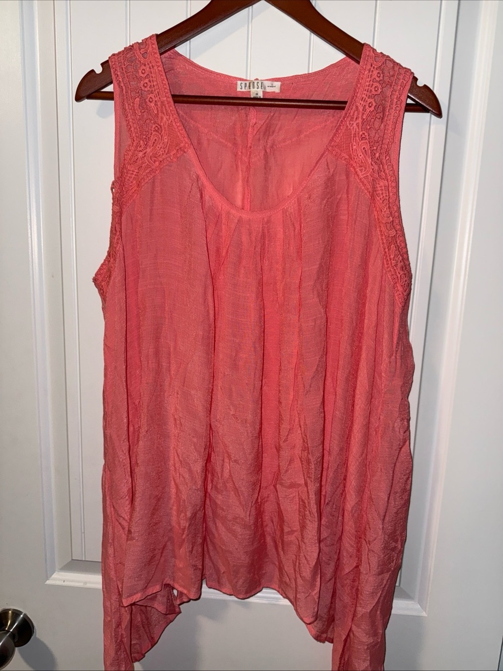 Women’s Coral Lace-Trim Sleeveless Flow Tank Top Lace Embroidered Shirt